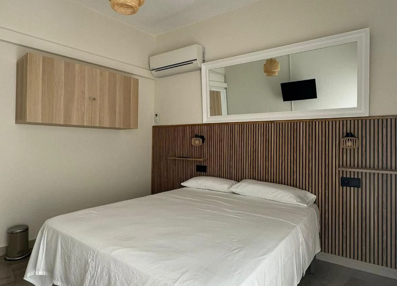 Guest house Hostal Restaurant Casa Comaulis La Vajol
